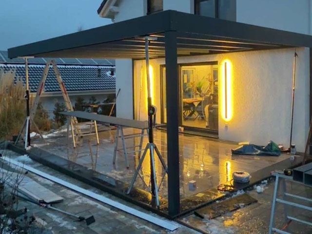 Fachgerechte Montage der Terrassenüberdachung in Kirchhain